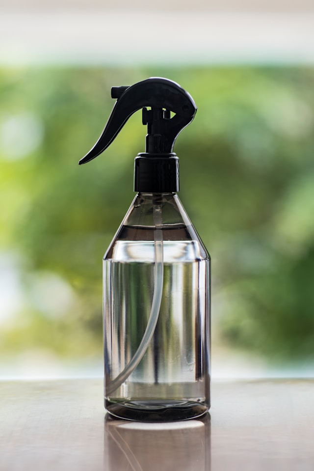 spray bottle full of vinegar